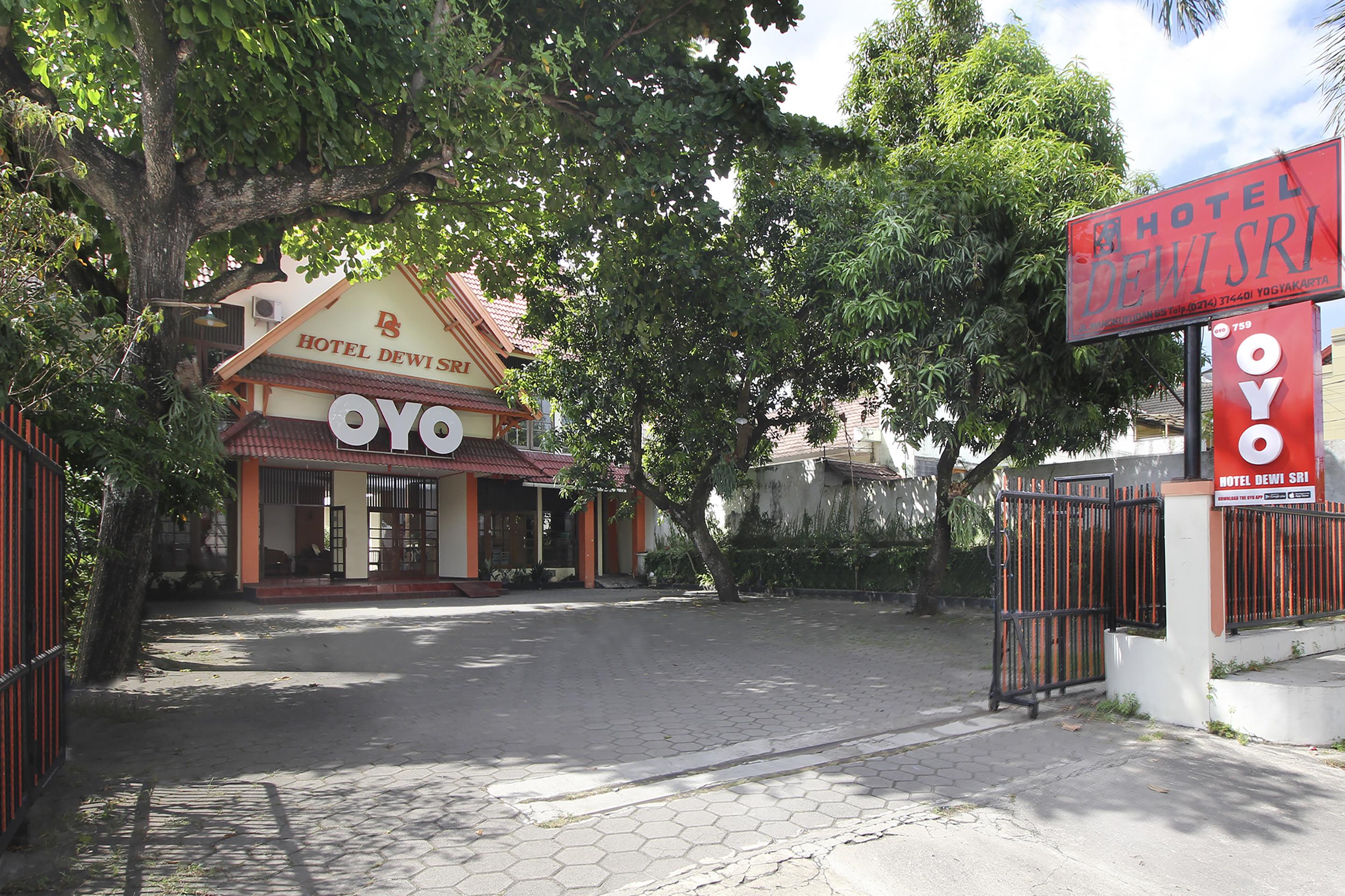 Hotel Dewi Sri Redpartner Yogyakarta Exterior photo